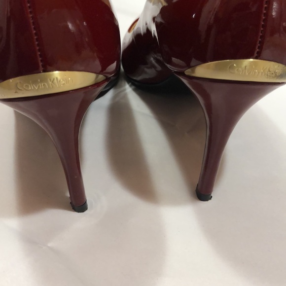 Calvin Klein-Burgundy Patent Heels - Picture 6 of 13